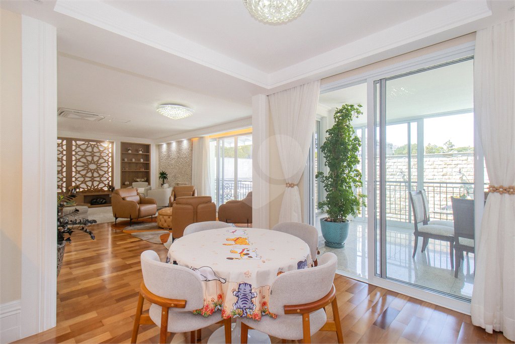 Casa à venda com 4 suítes no condomínio Conde D Eu, São Paulo - SP