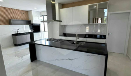 Casa à venda com 3 suítes no condomínio Condomíno Helena Maria, Sorocaba - SP