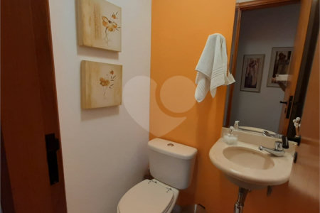 Apartamento à venda com 3 quartos, sendo 1 suíte, em Campo Belo, São Paulo, SP