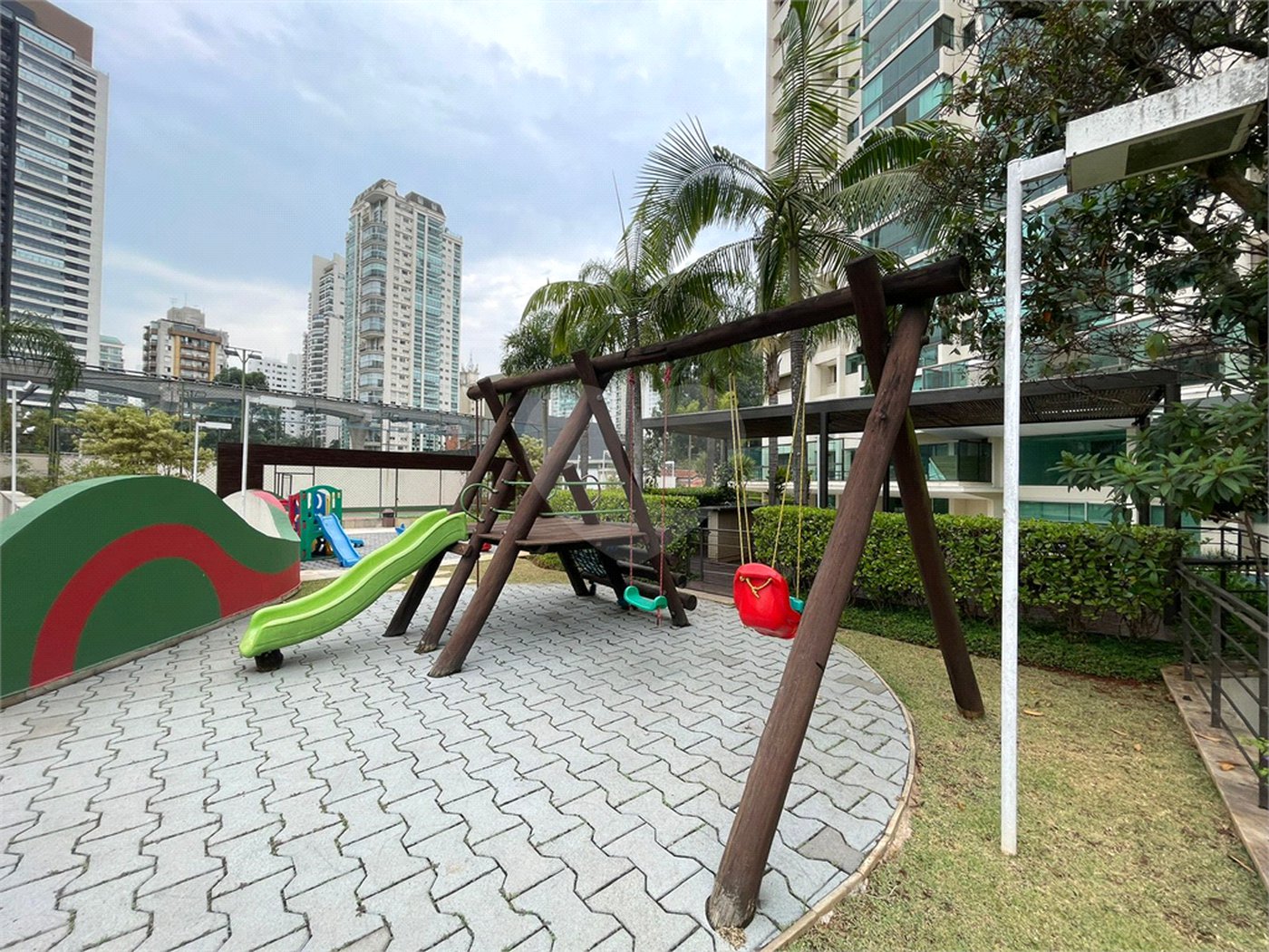 Apartamento à venda com 3 suítes em Brooklin Paulista, São Paulo, SP