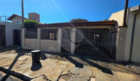 Casa à venda com 3 quartos, sendo 1 suíte,  em Residencial Samambaia, São Carlos, SP
