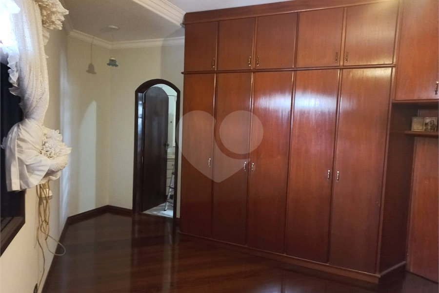 Sobrado à venda ou para alugar com 4 quartos, sendo 1 suíte,  em Barro Branco (zona Norte), São Paulo, SP
