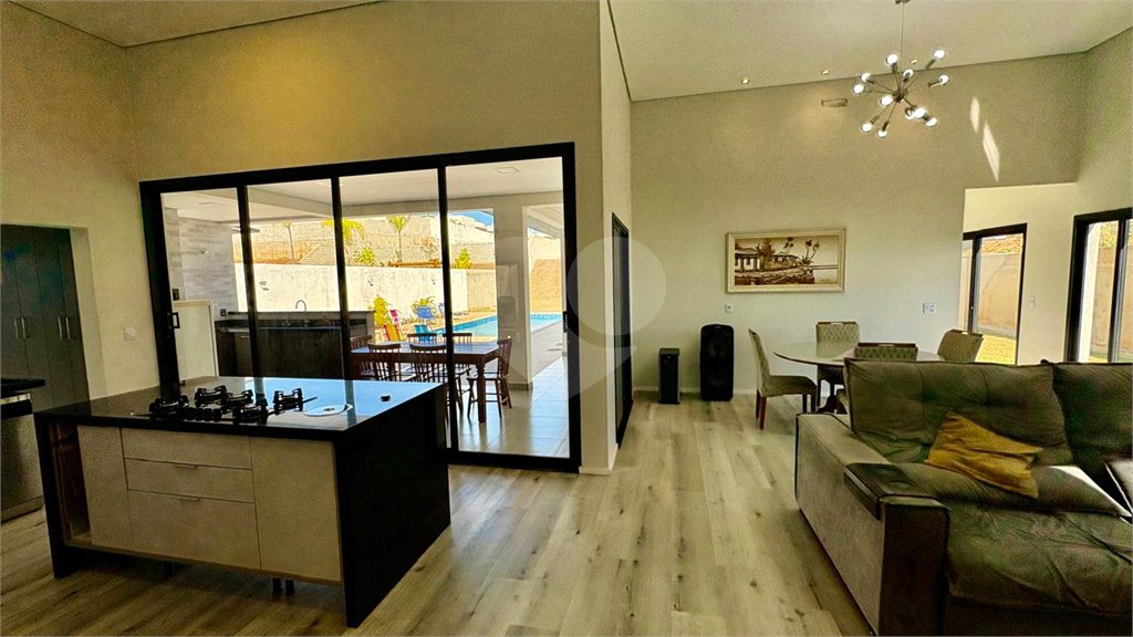 Casa à venda com 3 suítes no condomínio Village Ipanema 2, Araçoiaba da Serra - SP