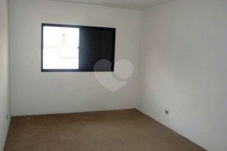 Sobrado à venda com 3 quartos, sendo 1 suíte, em Vila Constança, São Paulo, SP