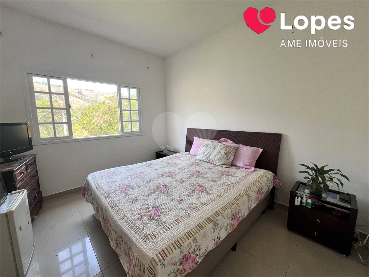 Casa à venda com 4 quartos, sendo 3 suítes, no condomínio Fazenda Cantagalo, Rio de Janeiro - RJ