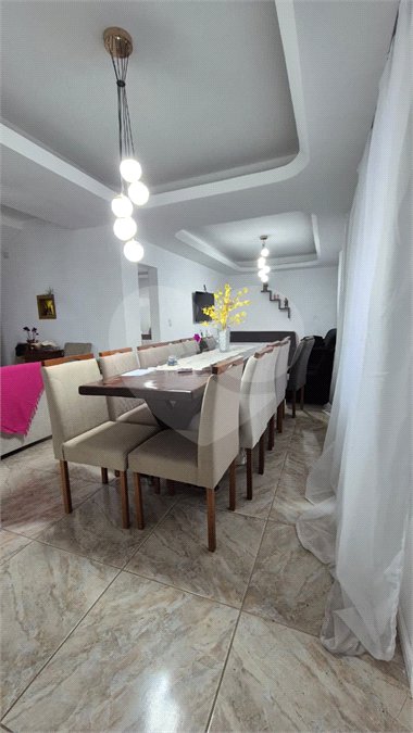 Casa à venda com 3 quartos em Vila Oliveira, Mogi das Cruzes, SP