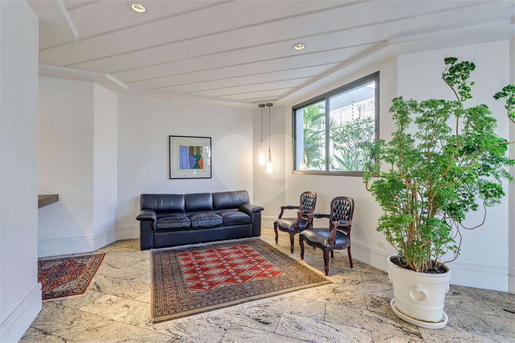 Apartamento à venda com 2 quartos, sendo 1 suíte, em Campo Belo, São Paulo, SP