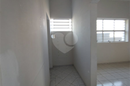 Casa à venda com 3 quartos, sendo 1 suíte, em Vila Assis, Sorocaba, SP