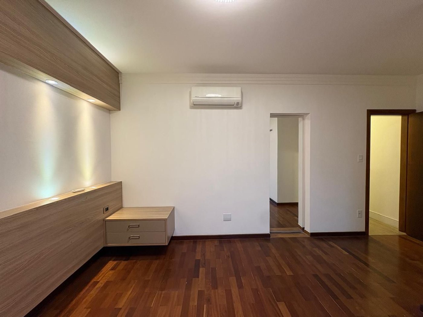 Apartamento com 3 dormitórios à venda, 145 m² por R$ 1.350.000,00 - Pompéia - Santos/SP