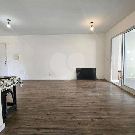 Apartamento à venda com 2 quartos, sendo 1 suíte, em Santo Amaro, São Paulo, SP