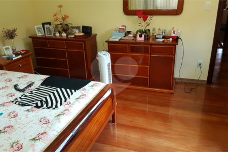 Casa à venda com 4 quartos, sendo 3 suítes, no condomínio Ibiti do Paço, Sorocaba - SP