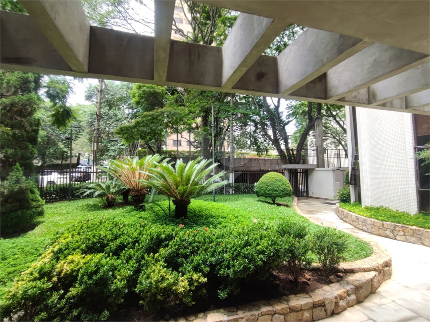 Apartamento à venda com 4 suítes em Moema, São Paulo, SP