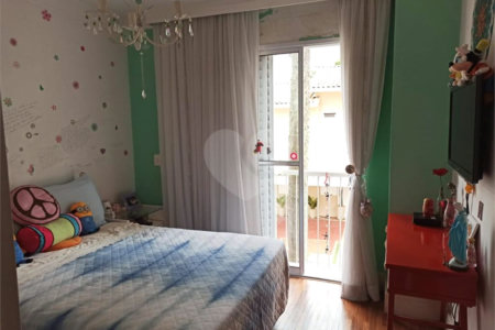 Casa à venda com 4 quartos, sendo 2 suítes, no condomínio Sunríse, São Paulo - SP