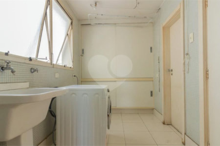 Apartamento à venda com 4 quartos, sendo 1 suíte,  em Cidade Monções, São Paulo, SP