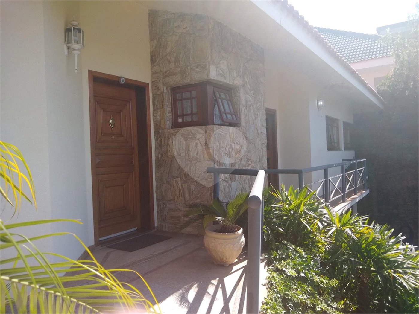 Casa à venda com 4 quartos, sendo 2 suítes, no condomínio Osato, Atibaia - SP