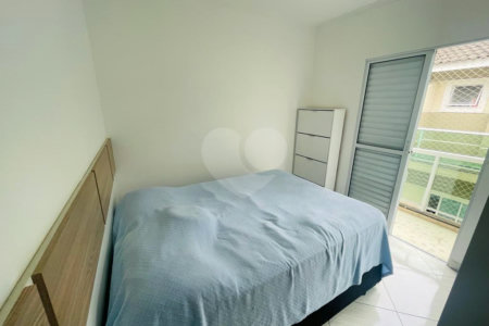 Casa à venda com 3 quartos, sendo 1 suíte, no condomínio Rafaela I, São Paulo - SP