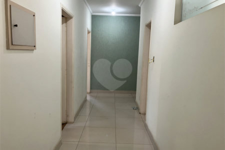 Casa Térrea à venda com 4 quartos, sendo 2 suítes, em Jardim Santa Rosália, Sorocaba, SP
