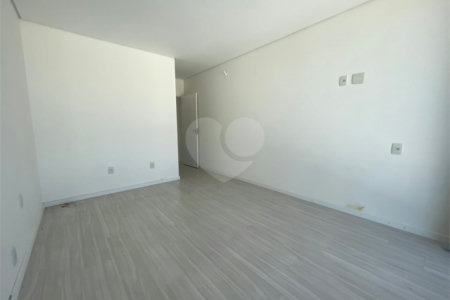 Casa à venda com 3 quartos, sendo 1 suíte, em Jardim Semiramis, Cotia, SP