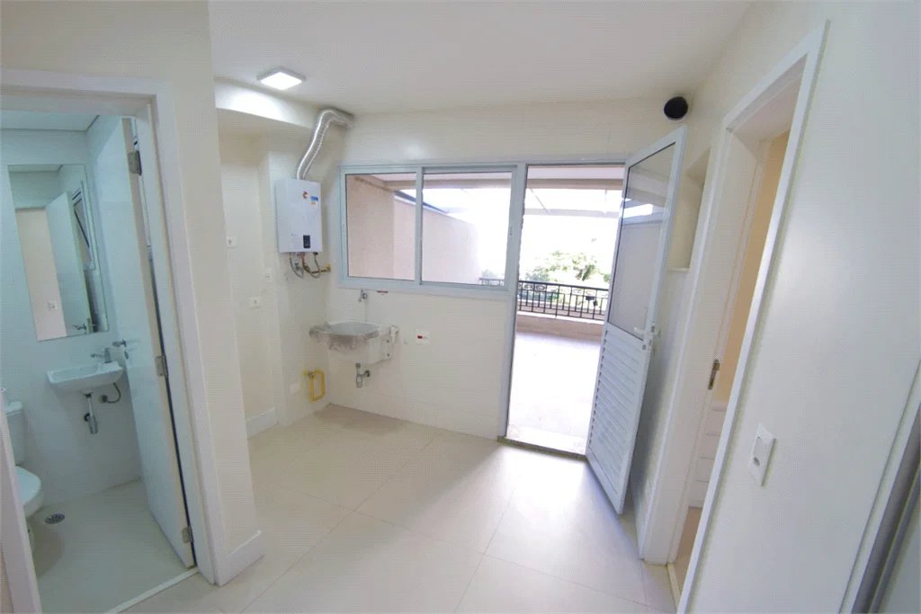 Apartamento à venda com 3 suítes em Vila Romana, São Paulo, SP