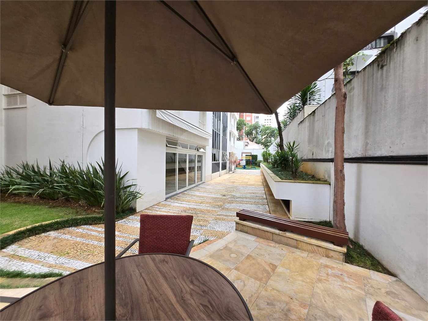 Apartamento à venda com 3 quartos, sendo 1 suíte, em Indianópolis, São Paulo, SP