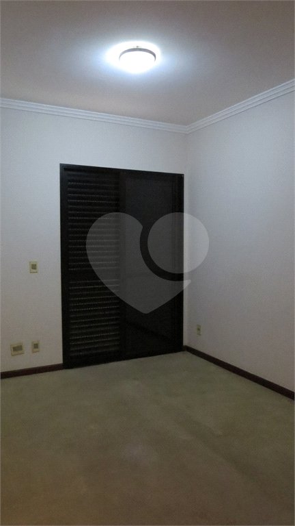 Apartamento à venda com 4 quartos, sendo 2 suítes,  em Cambuí, Campinas, SP