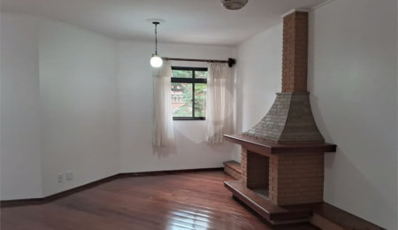 Apartamento à venda com 4 quartos, sendo 2 suítes,  no Centro, Poços de Caldas, MG