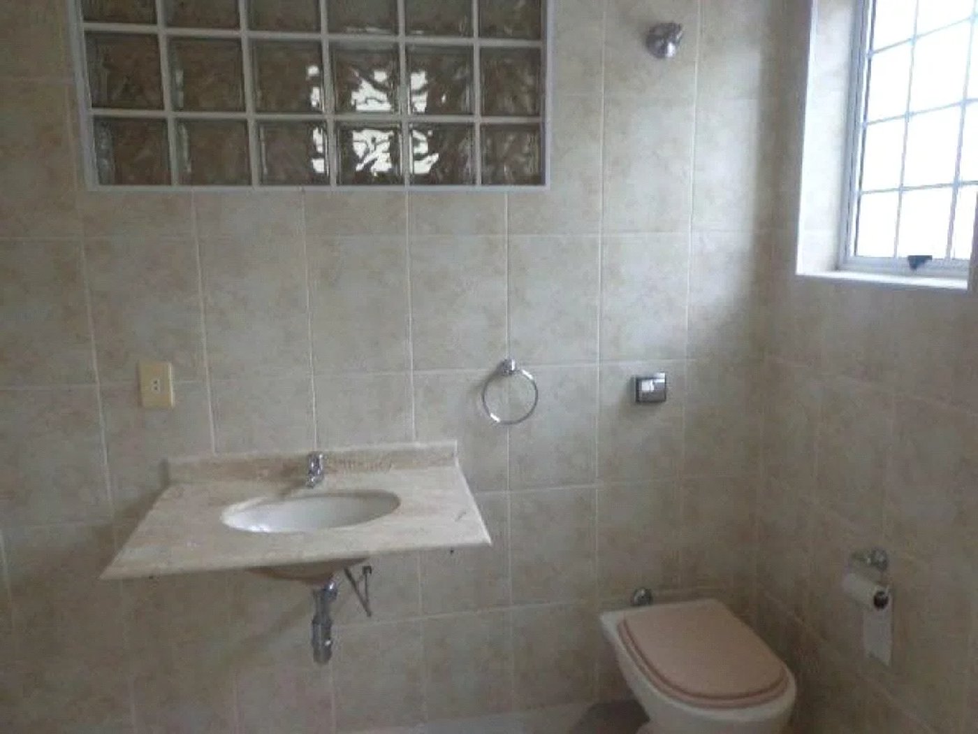 Casa à venda com 3 quartos, sendo 1 suíte, em Jardim Bonfiglioli, São Paulo, SP