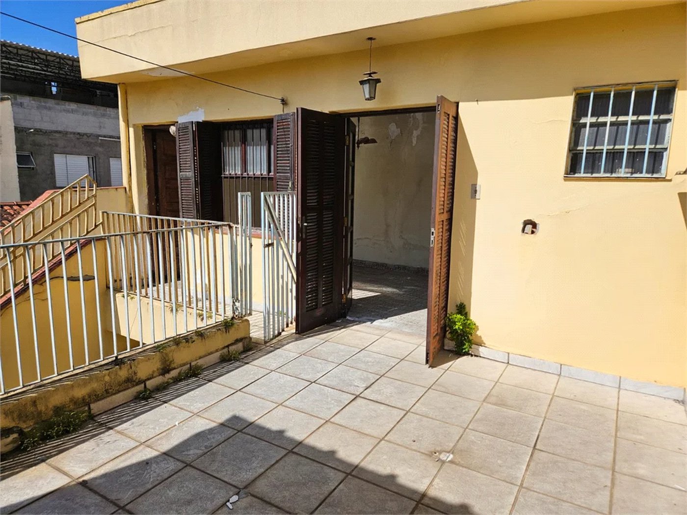 Casa à venda com 3 quartos, sendo 1 suíte, em Água Branca, São Paulo, SP