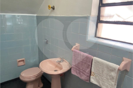 Sobrado à venda ou para alugar com 4 quartos, sendo 1 suíte,  em Parque Colonial, São Paulo, SP