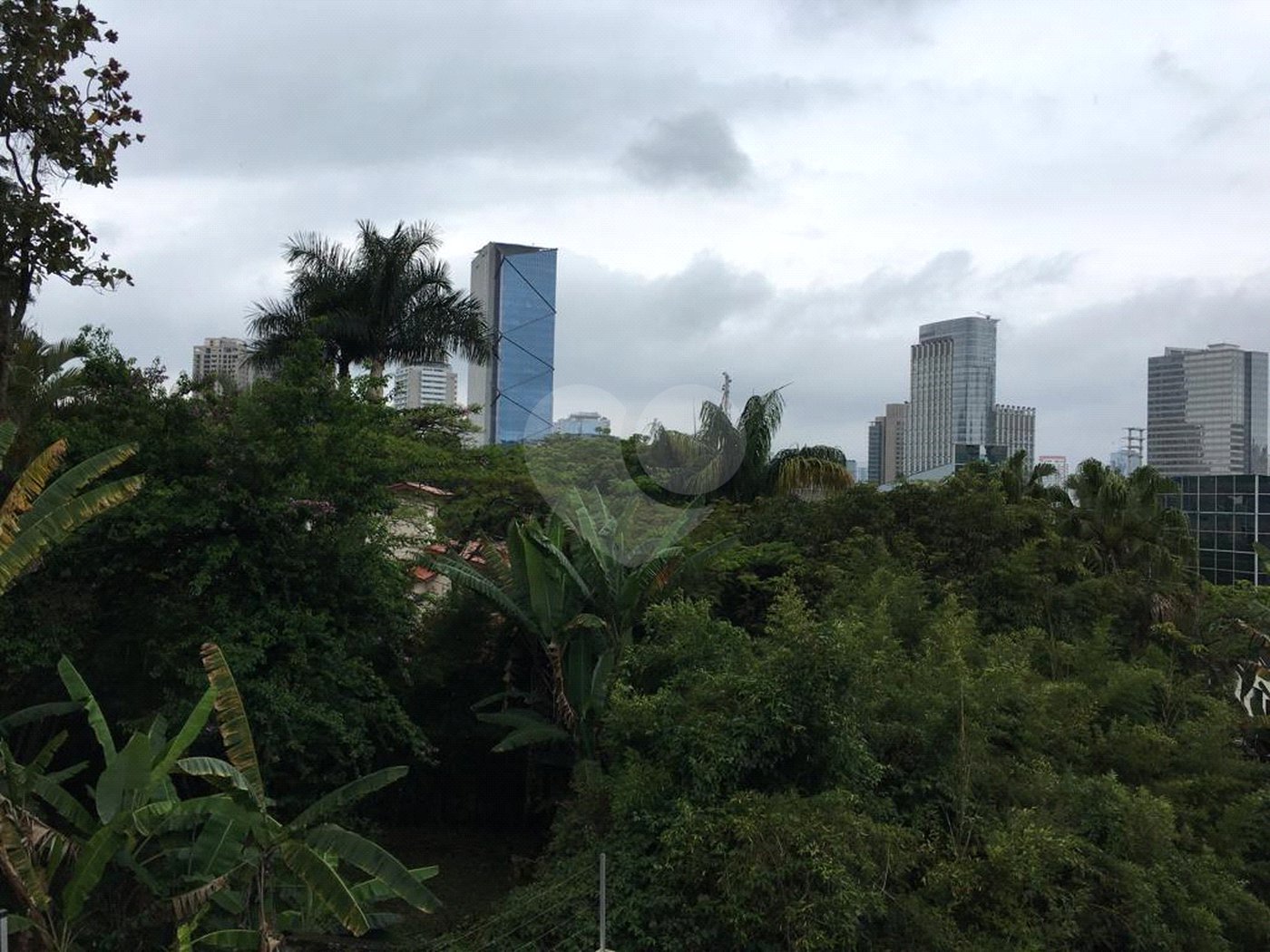 Casa à venda com 5 quartos, sendo 4 suítes,  em Vila Tramontano, São Paulo, SP