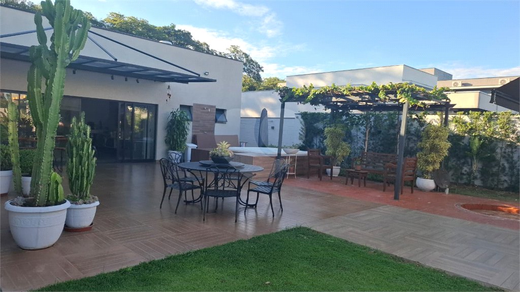 Casa à venda com 3 suítes no condomínio Fazenda Jequitibá, Sorocaba - SP