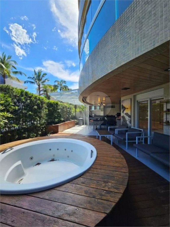 Apartamento à venda com 3 quartos, sendo 1 suíte, em Riviera de São Lourenço, Bertioga, SP