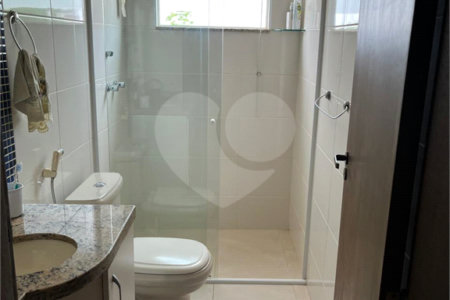 Casa à venda com 3 quartos, sendo 1 suíte, no condomínio Lago da Serra, Araçoiaba da Serra - SP