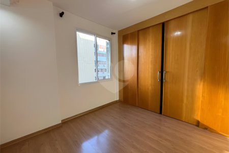 Apartamento à venda com 3 quartos, sendo 1 suíte, em Cerqueira César, São Paulo, SP