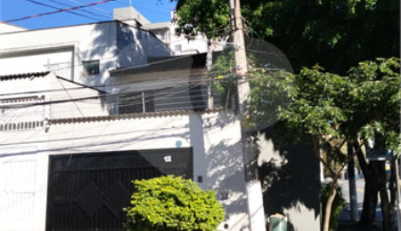 Casa à venda ou para alugar com 3 quartos, sendo 1 suíte,  em Bosque da Saúde, São Paulo, SP