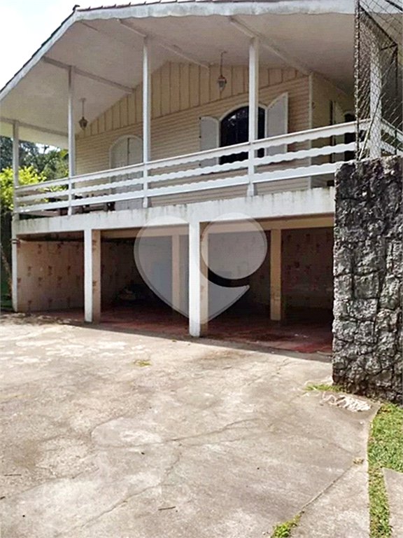 Casa à venda com 4 quartos, sendo 1 suíte,  no condomínio Parque Imperial da Cantareira, Mairiporã - SP