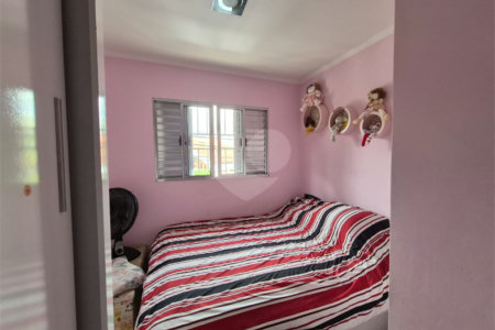 Casa à venda com 4 quartos, sendo 1 suíte, no condomínio Residencial Alto da Lapa II, São Paulo - SP