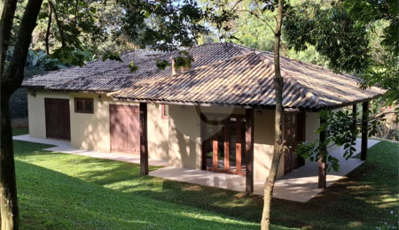 Casa Térrea à venda com 2 suítes em Serra da Cantareira, Mairiporã, SP