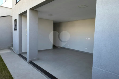 Casa à venda com 3 quartos, sendo 1 suíte, no condomínio Bella Città - Fazenda Rodeio, Mogi das Cruzes - SP