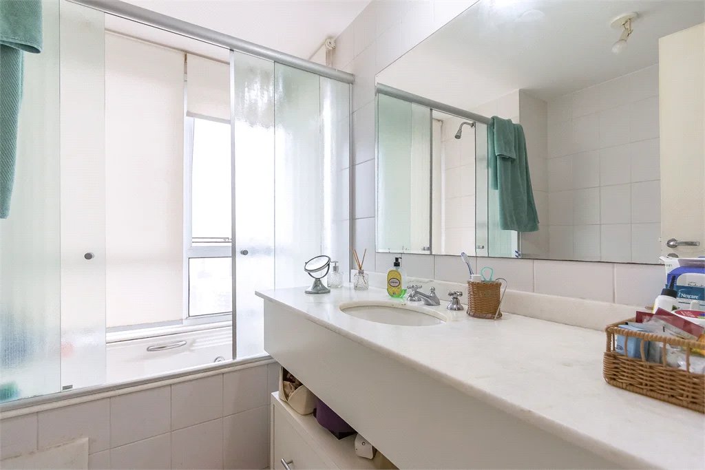 Apartamento à venda com 4 quartos, sendo 3 suítes, em Vila Andrade, São Paulo, SP
