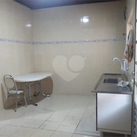 Casa à venda com 4 quartos, sendo 1 suíte, no Centro, São Roque, SP