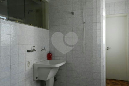 Apartamento à venda com 3 quartos, sendo 1 suíte, em Alto da Boa Vista, São Paulo, SP