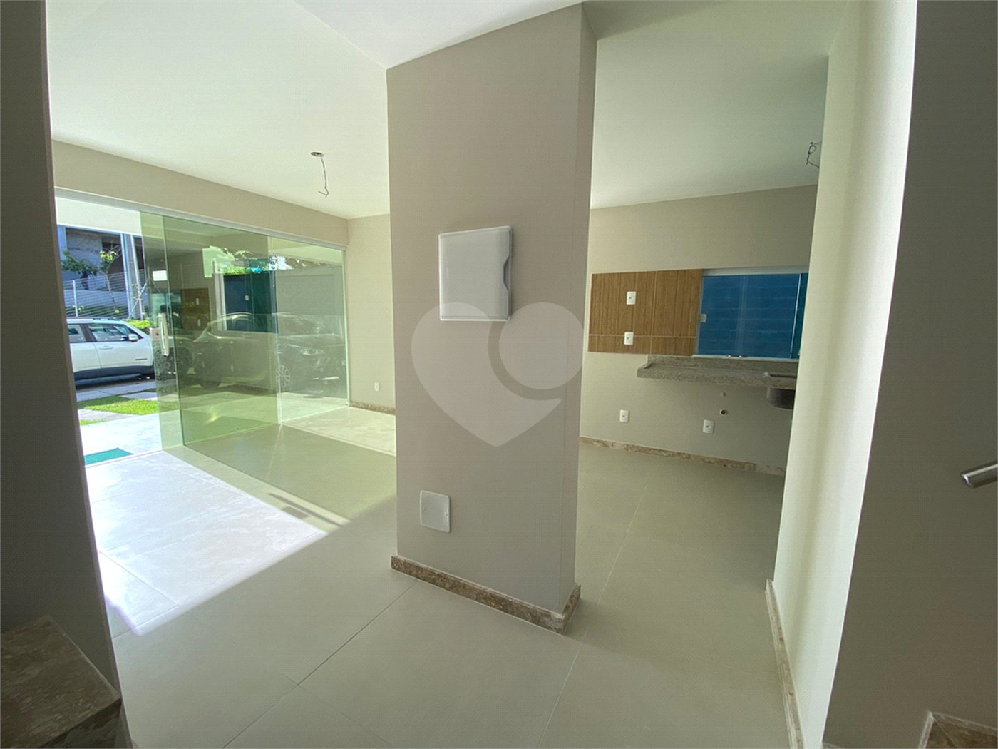 Casa à venda com 4 quartos, sendo 3 suítes, em Orla Norte, Porto Seguro, BA