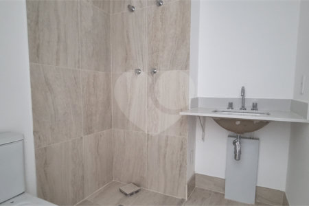 Apartamento à venda com 3 suítes em Moema, São Paulo, SP