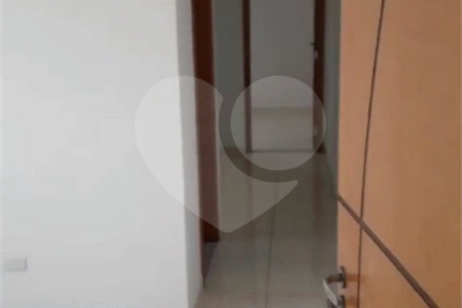 Casa à venda com 1 quarto no condomínio Camila I, São Paulo - SP