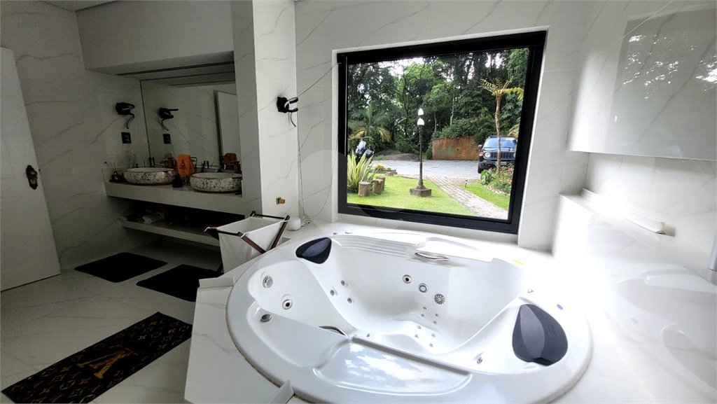 Casa à venda com 4 suítes no condomínio Parque Imperial da Cantareira, Mairiporã - SP