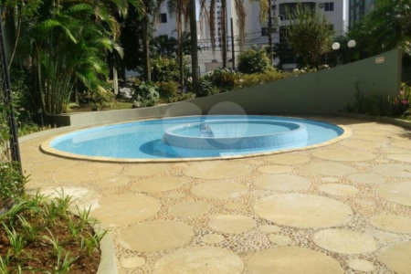 Apartamento à venda com 3 quartos, sendo 1 suíte,  em Campo Belo, São Paulo, SP