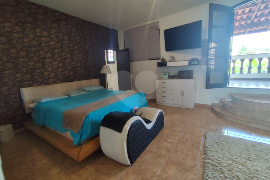 Sobrado à venda com 3 quartos, sendo 1 suíte, em Tremembé, São Paulo, SP