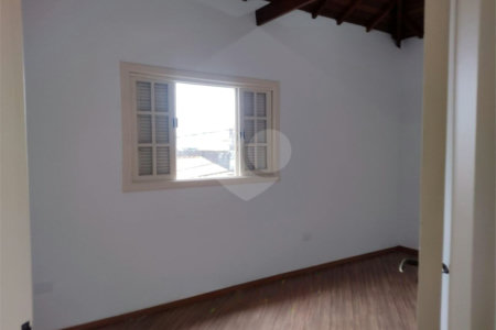 Sobrado à venda com 3 quartos, sendo 1 suíte,  no Centro, Mogi das Cruzes, SP