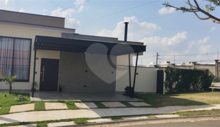 Casa à venda com 3 quartos, sendo 1 suíte,  no condomínio Vila Paraty, Indaiatuba - SP